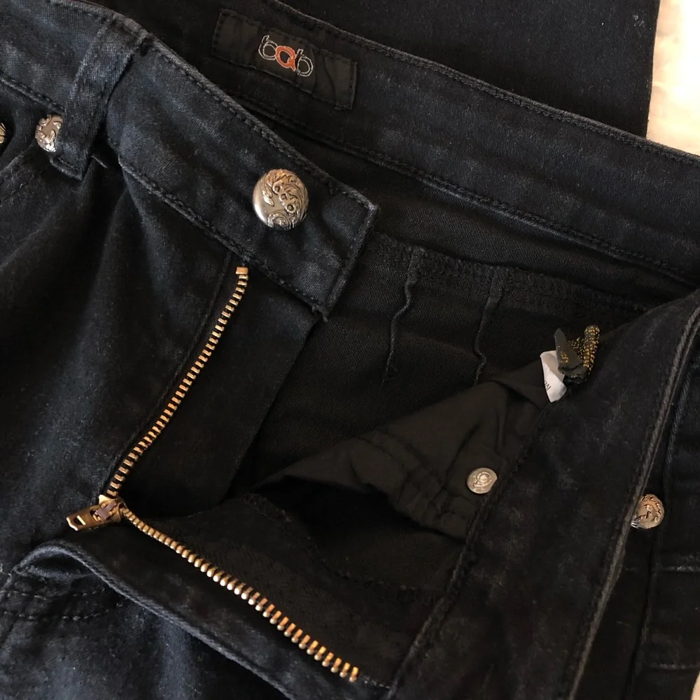 bqb Distressed Bermuda Jean Shorts - Picture 3 of 7